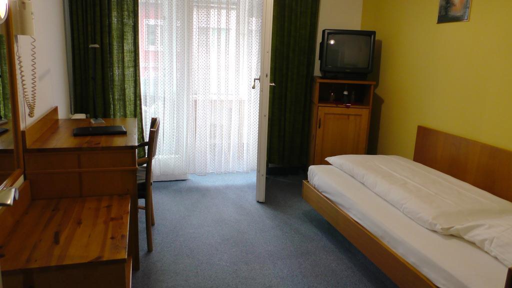 City Hotel Pforzheim Kamer foto